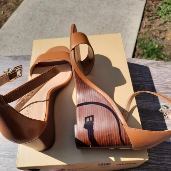 Women's Michael Kors wedge sandal - Picture 3 of 6